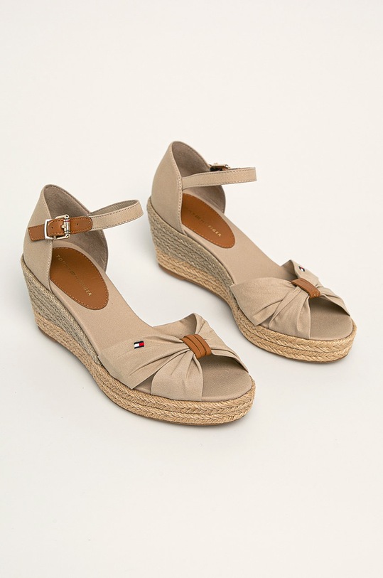 Tommy Hilfiger sandały BASIC OPENED TOE MID WEDGE FW0FW04785 beżowy SS24