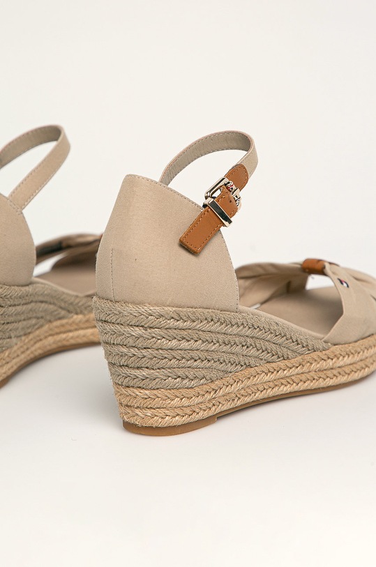 Tommy Hilfiger sandały BASIC OPENED TOE MID WEDGE beżowy FW0FW04785