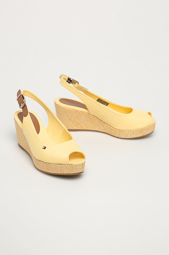 Tommy Hilfiger sandały ICONIC ELBA SLING BACK WEDGE FW0FW04788 żółty SS24