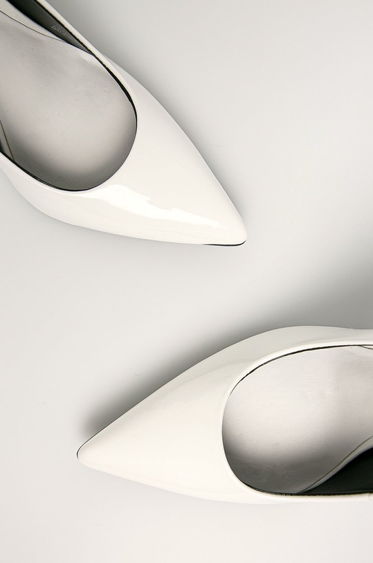 Calvin Klein - Kožené lodičky R8712 bílá