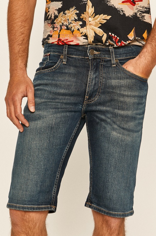 Tommy Jeans - Szorty jeansowe DM0DM07974 z elastanem niebieski DM0DM07974