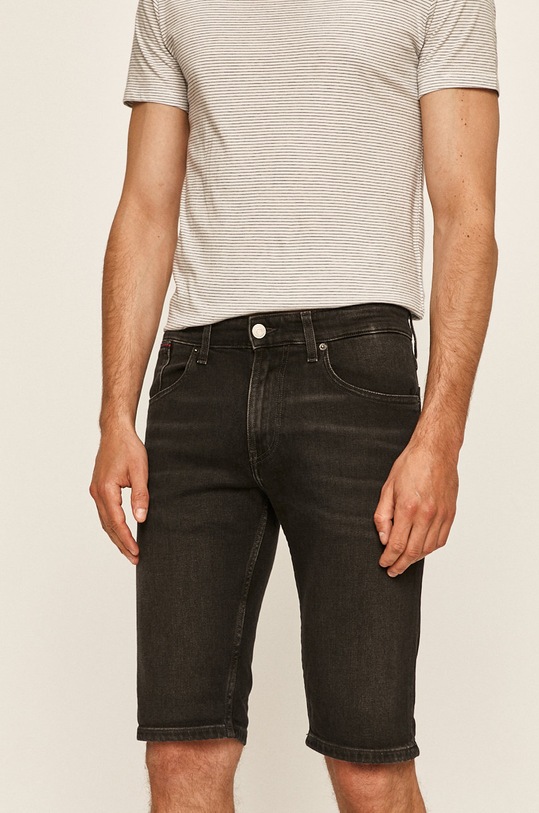 Tommy Jeans - Rifľové krátke nohavice rifľovina čierna DM0DM07972