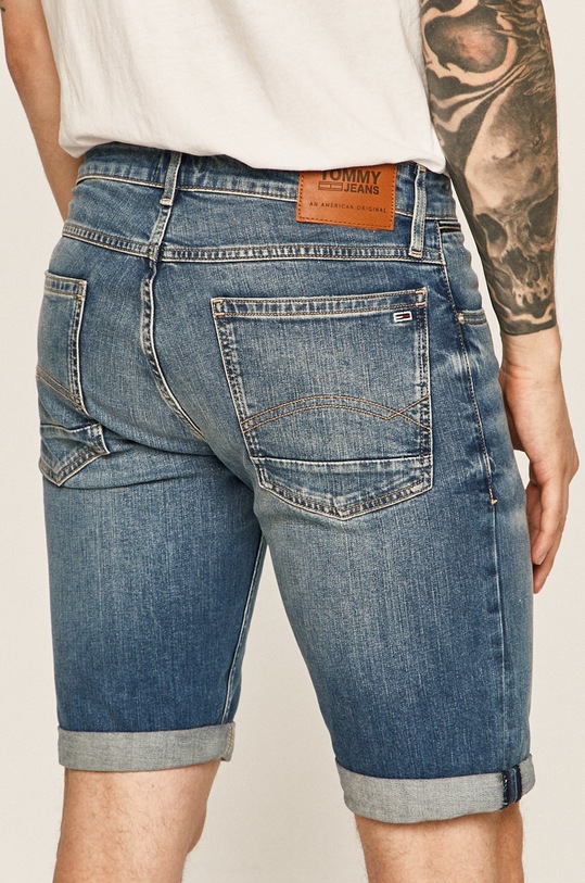 Дрехи Tommy Jeans - Дънкови къси панталони DM0DM07962 син