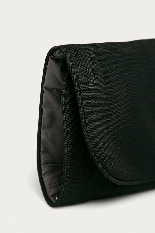 Jack Wolfskin - kozmetička torbica 8613001.6001 crna SS21