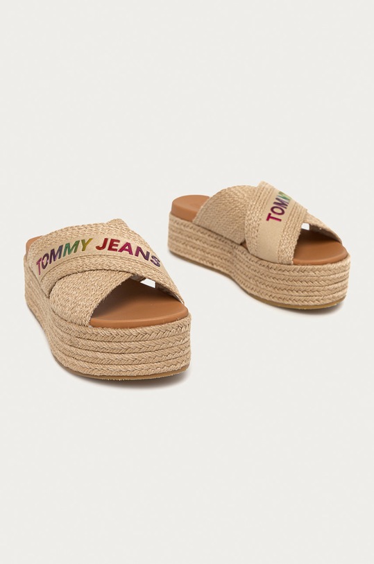 Tommy Jeans Papuci EN0EN01313 bej SS21