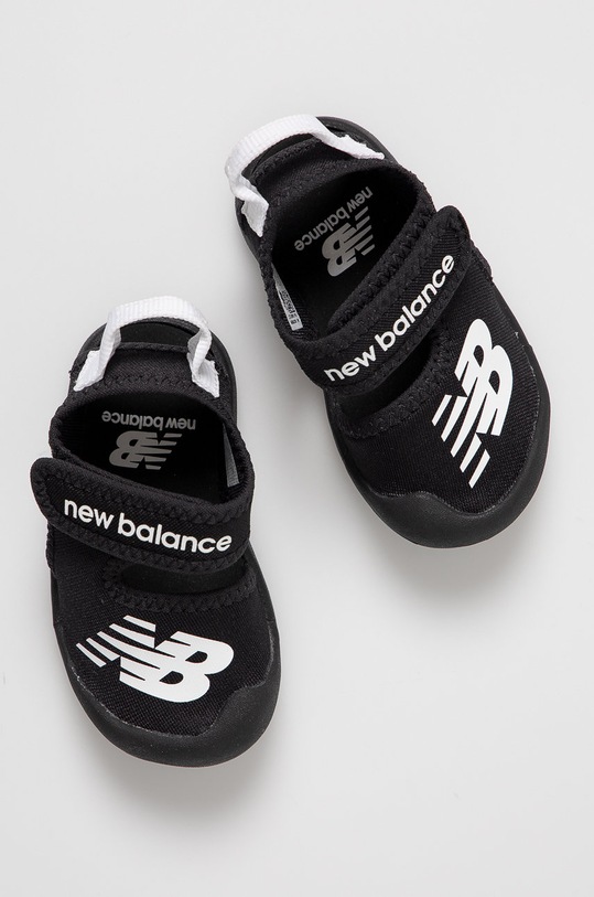 New Balance Sandały dziecięce IOCRSRBK czarny IOCRSRBK