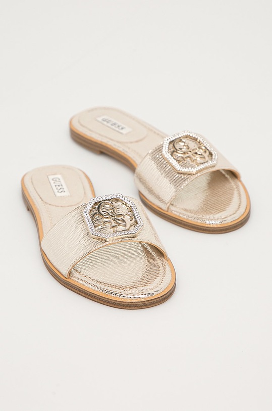 Guess - Kožené šľapky FL6BTL.LEA19 zlatá SS21