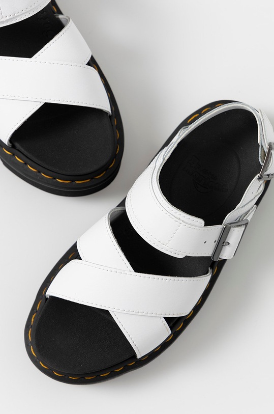 Obuwie Dr. Martens Sandały skórzane Voss II 26799100 biały