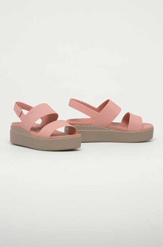 Crocs sandały Brooklyn Low Wedge KLYN.LOW.WEDGE.W.206453 różowy AA00