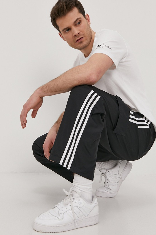 adidas Originals nadrág GN3449 aplikációval fekete GN3449