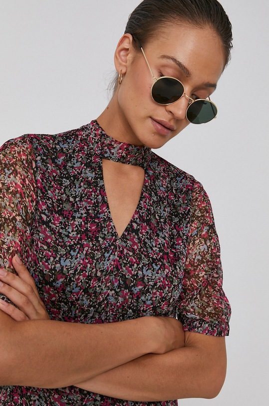 Šaty Vero Moda viacfarebná 10249782.PinkPeacoc