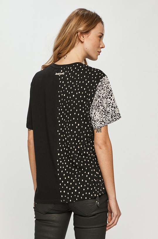 Odzież Desigual - T-shirt 21SWTK07 21SWTK07 czarny