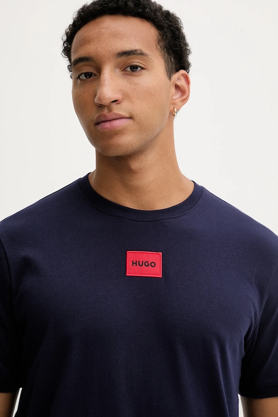 Βαμβακερό μπλουζάκι HUGO σκούρο μπλε 50447978