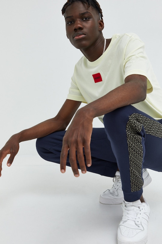 Памучна тениска HUGO 50447978 жълт NC00