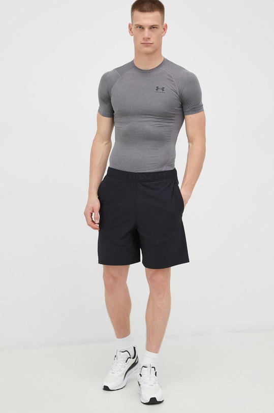 Tréninkové tričko Under Armour 1361518 1361518 šedá AW25