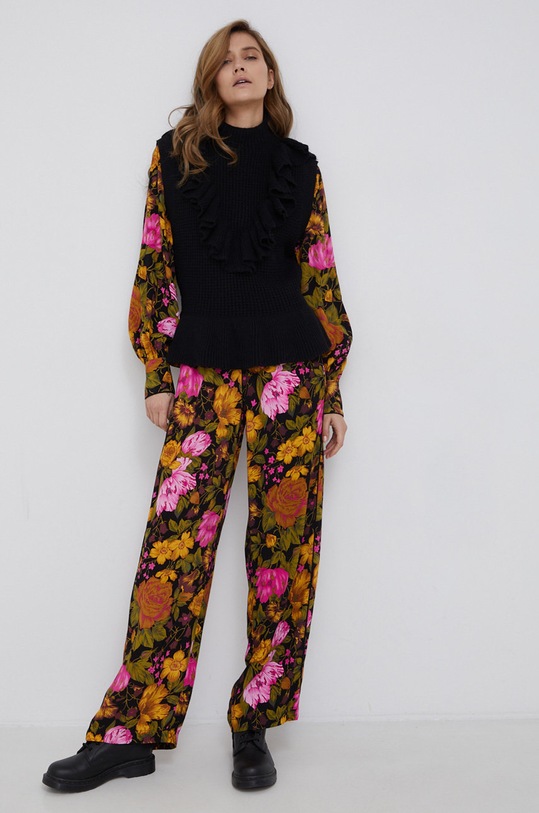 Vesta s příměsí vlny Y.A.S 26025157 černá SS22