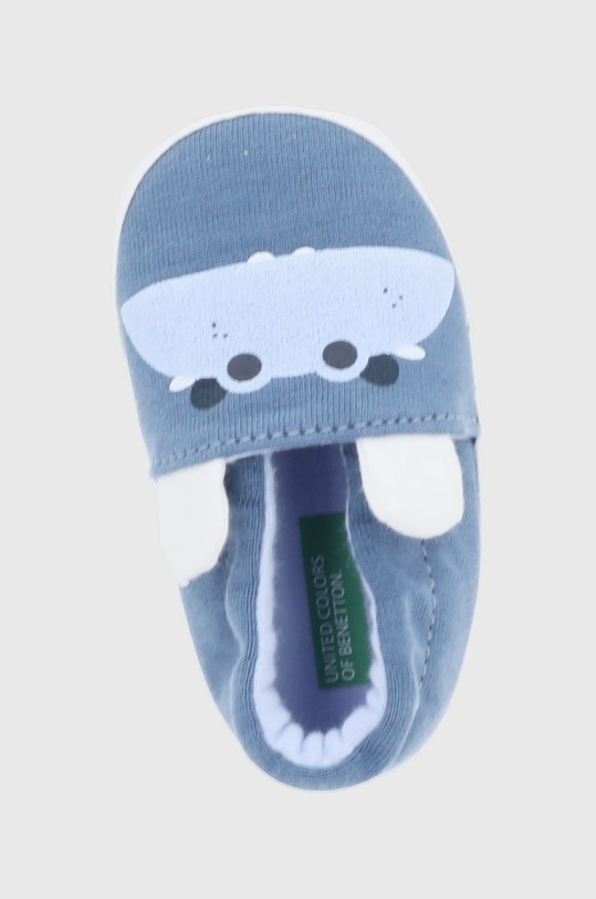 United Colors of Benetton kapcie dziecięce niebieski 8G5MAD004.W