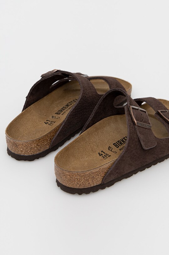 Обувь Шлепанцы из нубука Birkenstock Arizona 1022457 коричневый