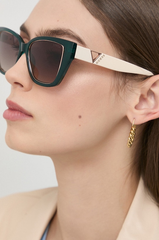 Sluneční brýle Guess kočičí oči zelená GU7816.5496F