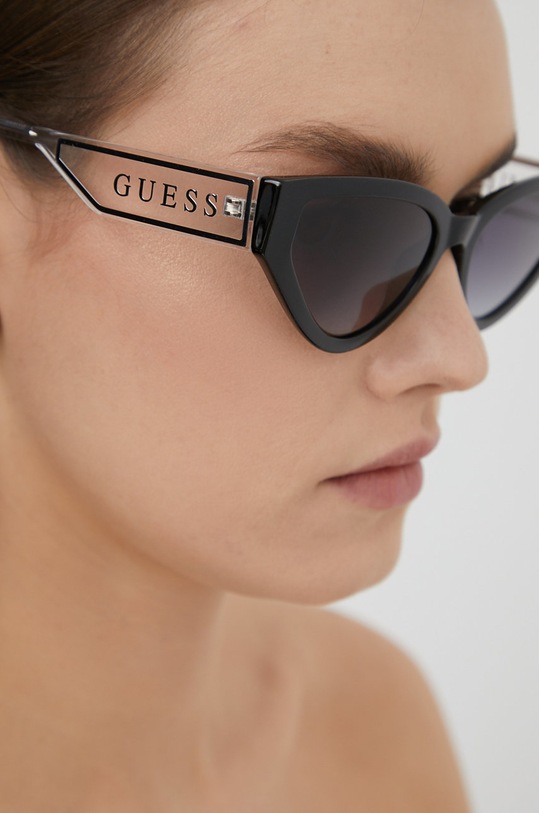 Солнцезащитные очки Guess GU7819.5601B