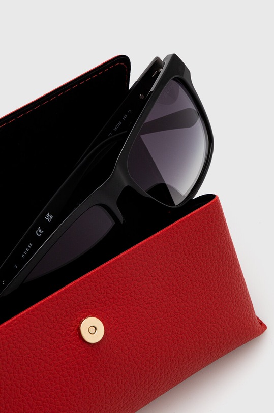 Sluneční brýle Guess GU00004.5801Q černá