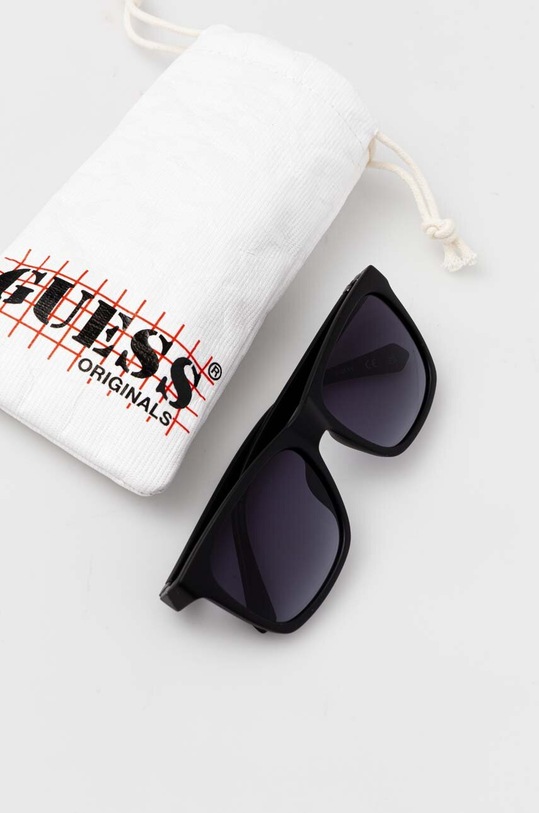 Сонцезахисні окуляри Guess GU00044.5702W чорний