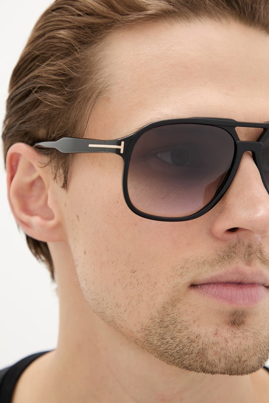 Tom Ford okulary przeciwsłoneczne czarny FT0753.6201B