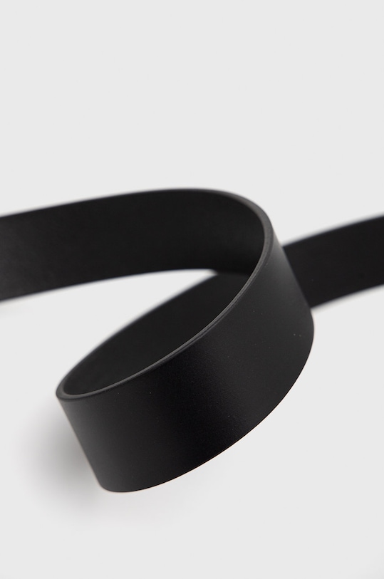 Kožený opasok Tommy Hilfiger AM0AM08213.PPYY čierna SS22