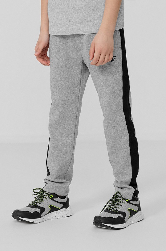 Detské tepláky 4F HJL22.JSPMD002 sivá SS22