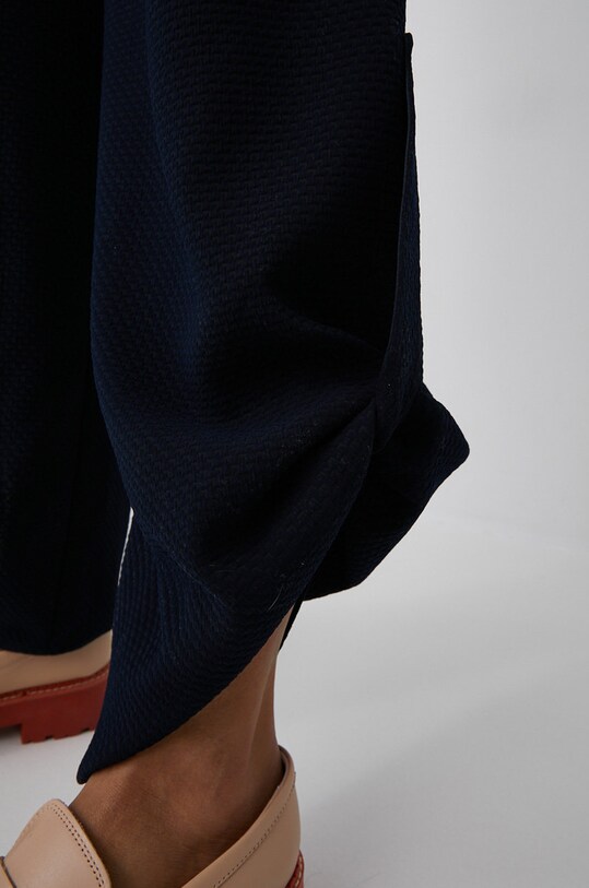 Emporio Armani pantaloni INP1UT.I9904 bleumarin