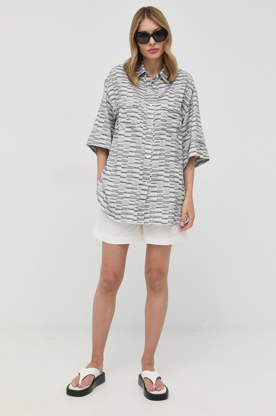 Kratke hlače HUGO 50467890 bela SS22