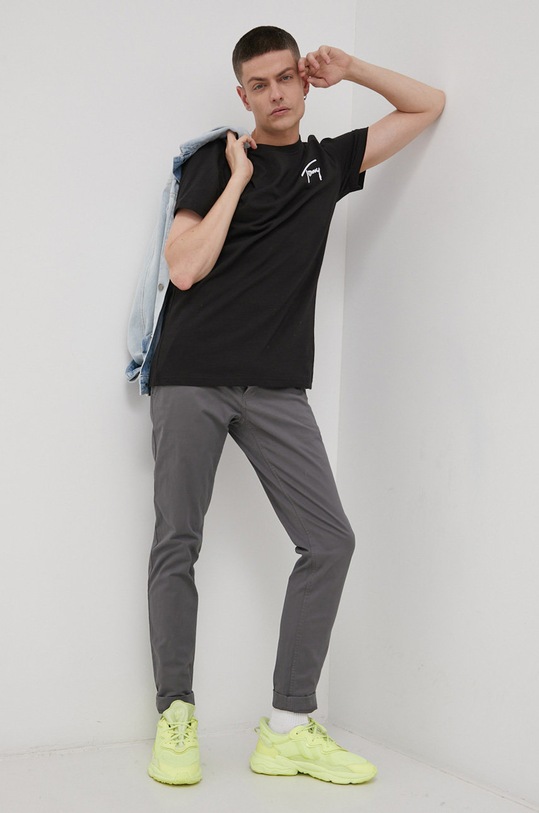 Kalhoty Tommy Jeans DM0DM09595.PPYY šedá SS22