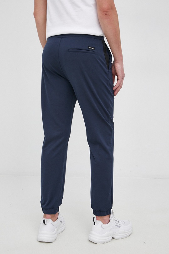 Oblečenie Calvin Klein - Nohavice K10K108154.PPYY tmavomodrá