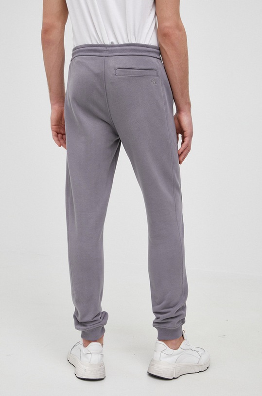 Oblečenie Bavlnené nohavice Calvin Klein Jeans J30J319649.PPYY sivá