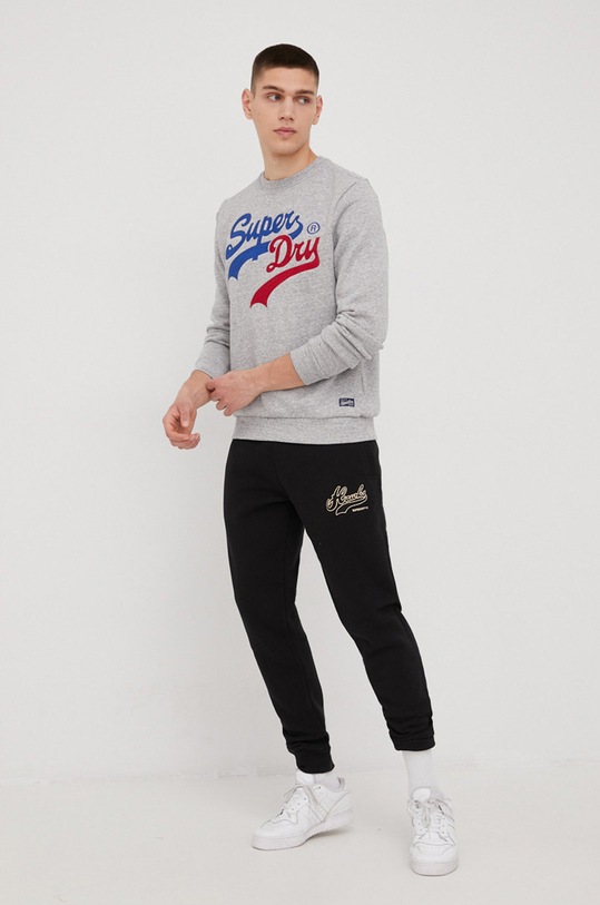 Superdry spodnie dresowe M7010784A.02A czarny SS22