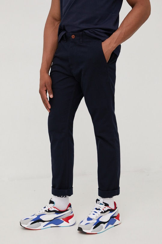 Pamučne hlače Superdry pamuk mornarsko plava M7010689A.17G