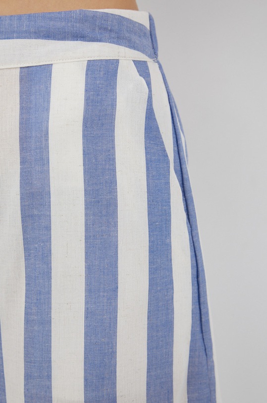Vero Moda szorty z domieszką lnu niebieski 10261107.BlueBell