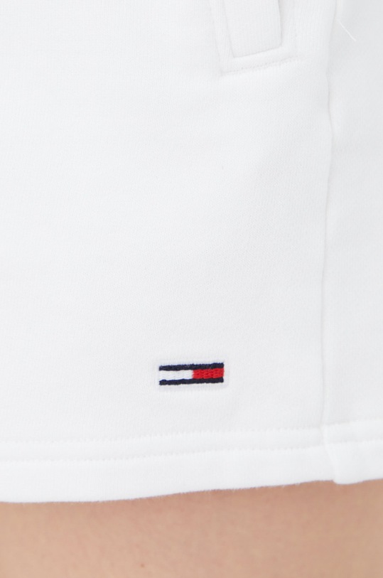 Tommy Jeans szorty bawełniane DW0DW12626.PPYY biały DW0DW12626.PPYY