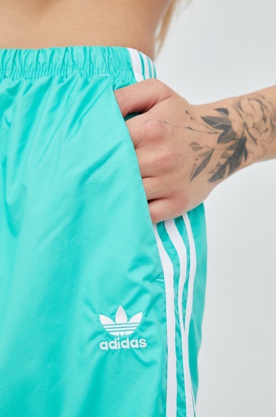 adidas Originals szorty Adicolor HC1916 zielony HC1916