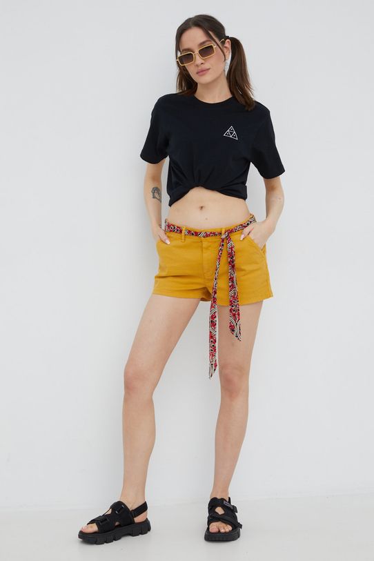 Къси панталони Superdry W7110295A.UIR жълт SS22