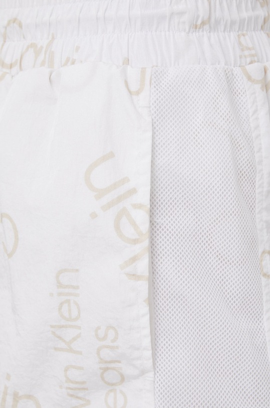 Calvin Klein Jeans szorty J20J218046.PPYY biały J20J218046.PPYY