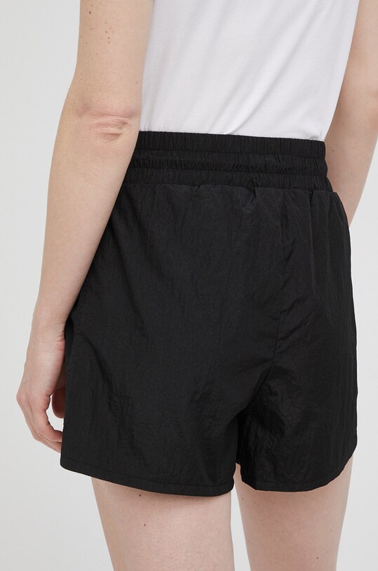 Ρούχα Σορτς Calvin Klein Jeans J20J218046.PPYY μαύρο
