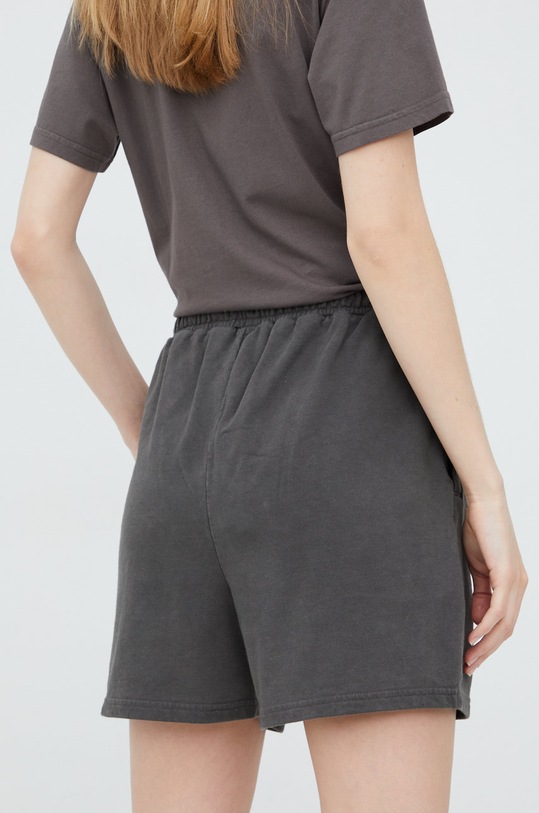Oblečenie Bavlnené šortky Ellesse SGM13151 sivá