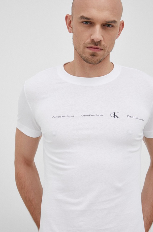 Bavlněné tričko Calvin Klein Jeans bílá J30J319896.PPYY