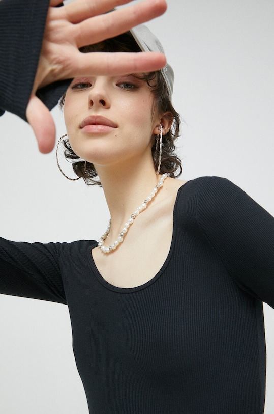 Tričko s dlouhým rukávem Abercrombie & Fitch KI139.3187.900 černá