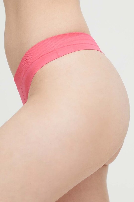 Calvin Klein Underwear stringi 000QF6611E.PPYX różowy SS23