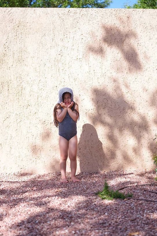 Dziewczynka Konges Sløjd jednoczęściowy strój kąpielowy dziecięcy KS4679 granatowy