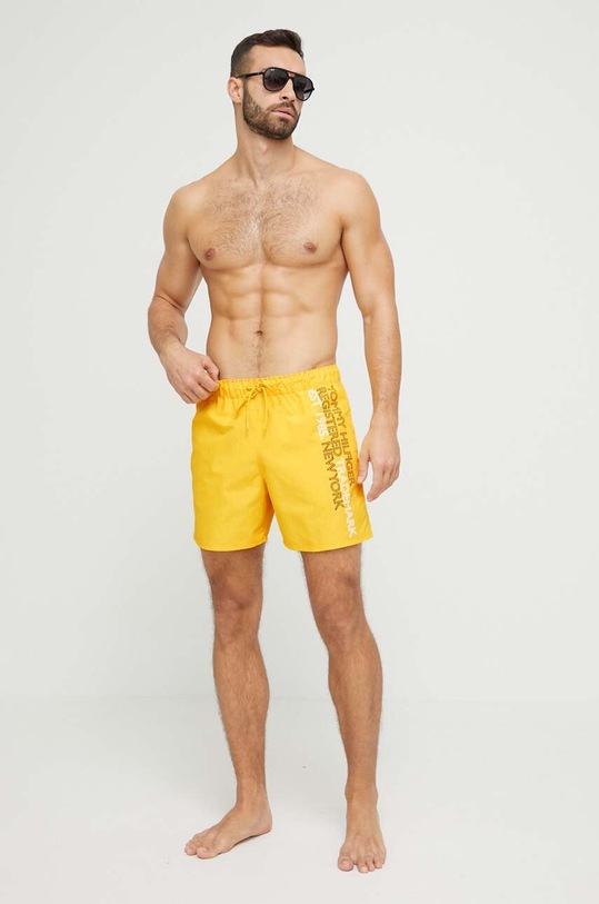 Tommy Hilfiger szorty kąpielowe UM0UM02742.PPYX żółty SS23
