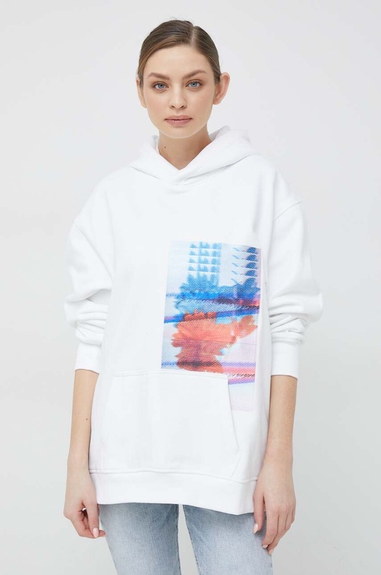 Mikina Calvin Klein Jeans s kapucí bílá J20J221153.PPYX
