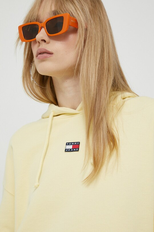 Pamučna dukserica Tommy Jeans zlatna DW0DW15411.PPYX